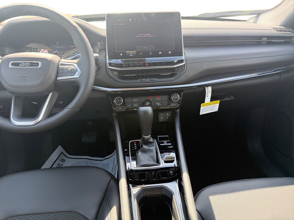 New 2026 Jeep Compass Latitude image 11