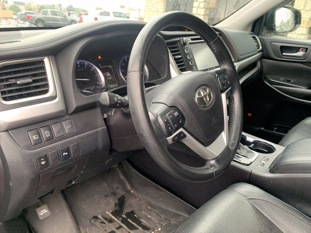Used 2018 Toyota Highlander Limited w/ Protection Package #3 AWD/4WD image 23