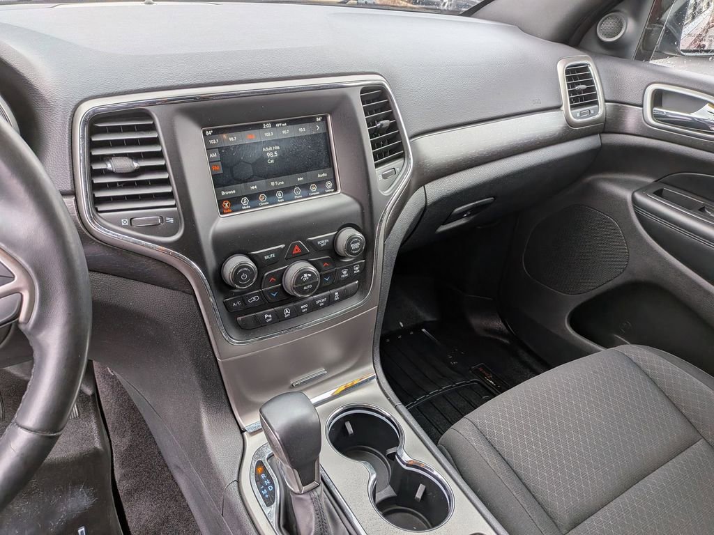 Used 2018 Jeep Grand Cherokee Laredo image 21