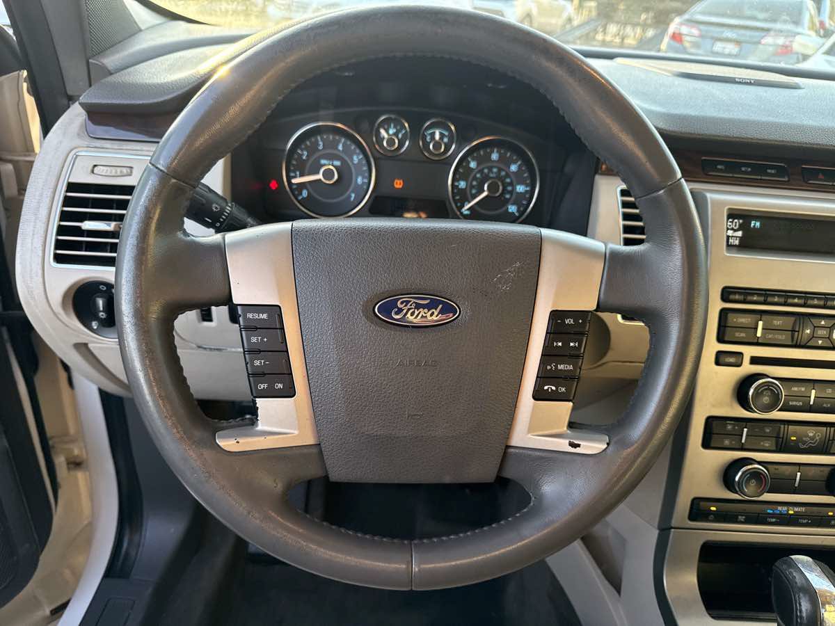 Used 2011 Ford Flex SEL w/ Rapid Spec Order Code FWD image 32