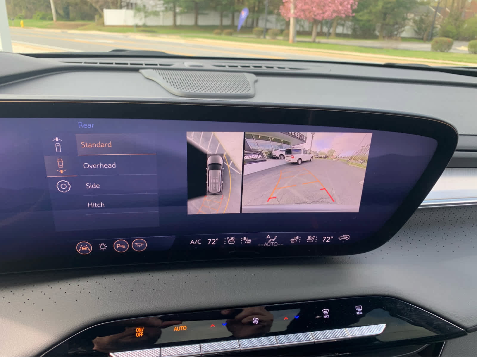 Used 2025 Buick Enclave Avenir w/ Super Cruise Package AWD/4WD image 17