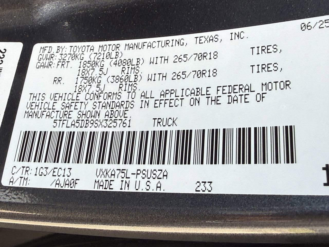 Used 2025 Toyota Tundra SR5 w/ SR5 Premium Package AWD/4WD image 28