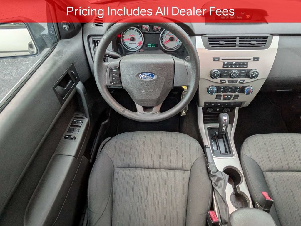 Used 2010 Ford Focus SE FWD image 15