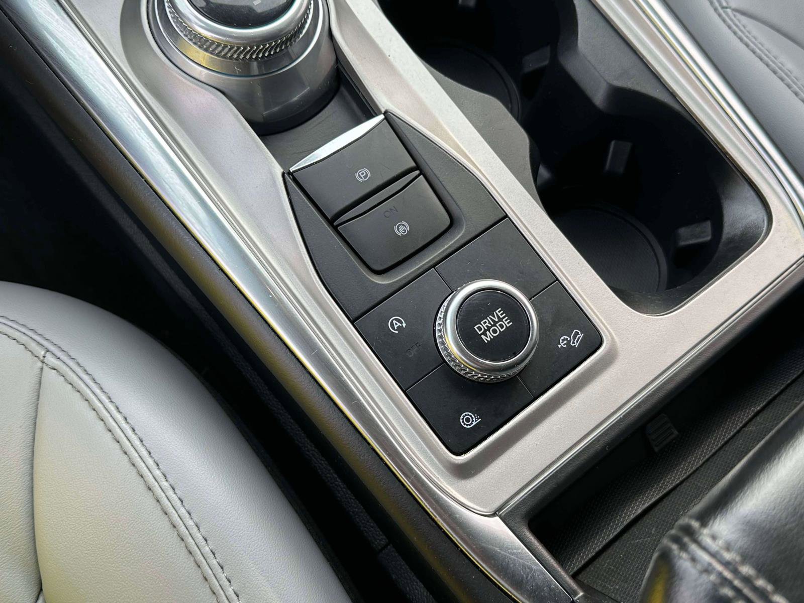 Used 2021 Ford Explorer XLT w/ Equipment Group 202A image 32