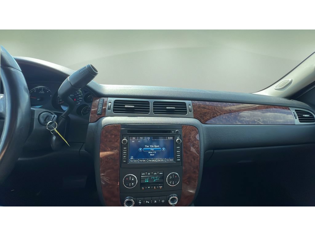 Used 2007 Chevrolet Tahoe LTZ w/ LTZ Preferred Equipment Group AWD/4WD image 17