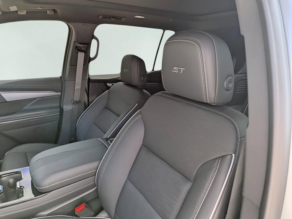 New 2026 Buick Enclave Sport Touring w/ Super Cruise Package image 9