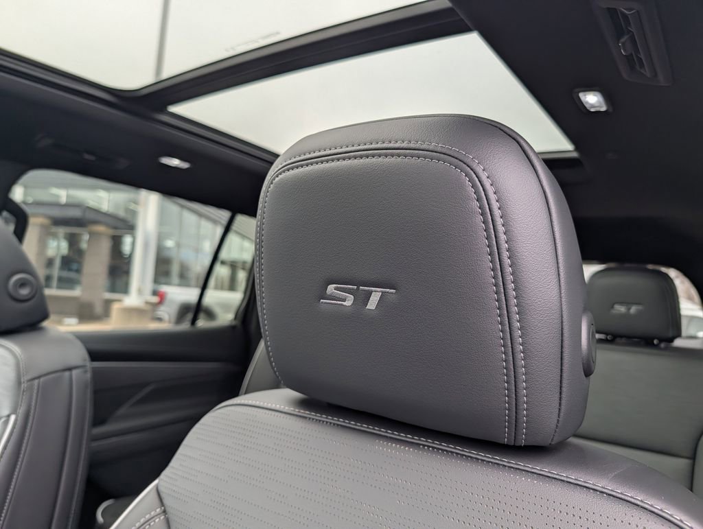 New 2026 Buick Enclave Sport Touring w/ Power Package image 7