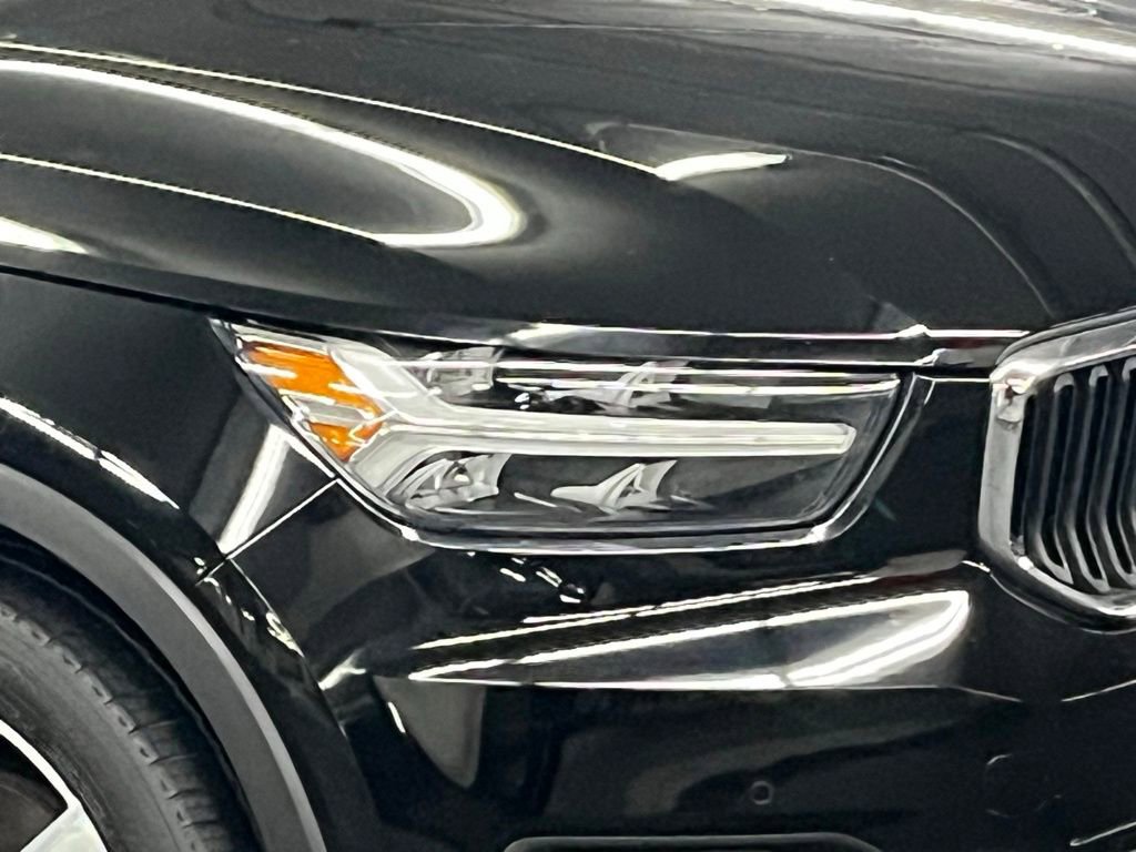 Used 2020 Volvo XC40 T5 Momentum image 41