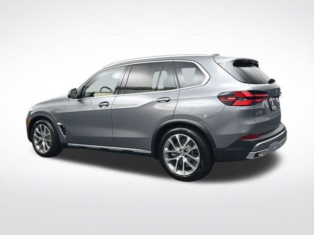 New 2026 BMW X5 xDrive50e image 7