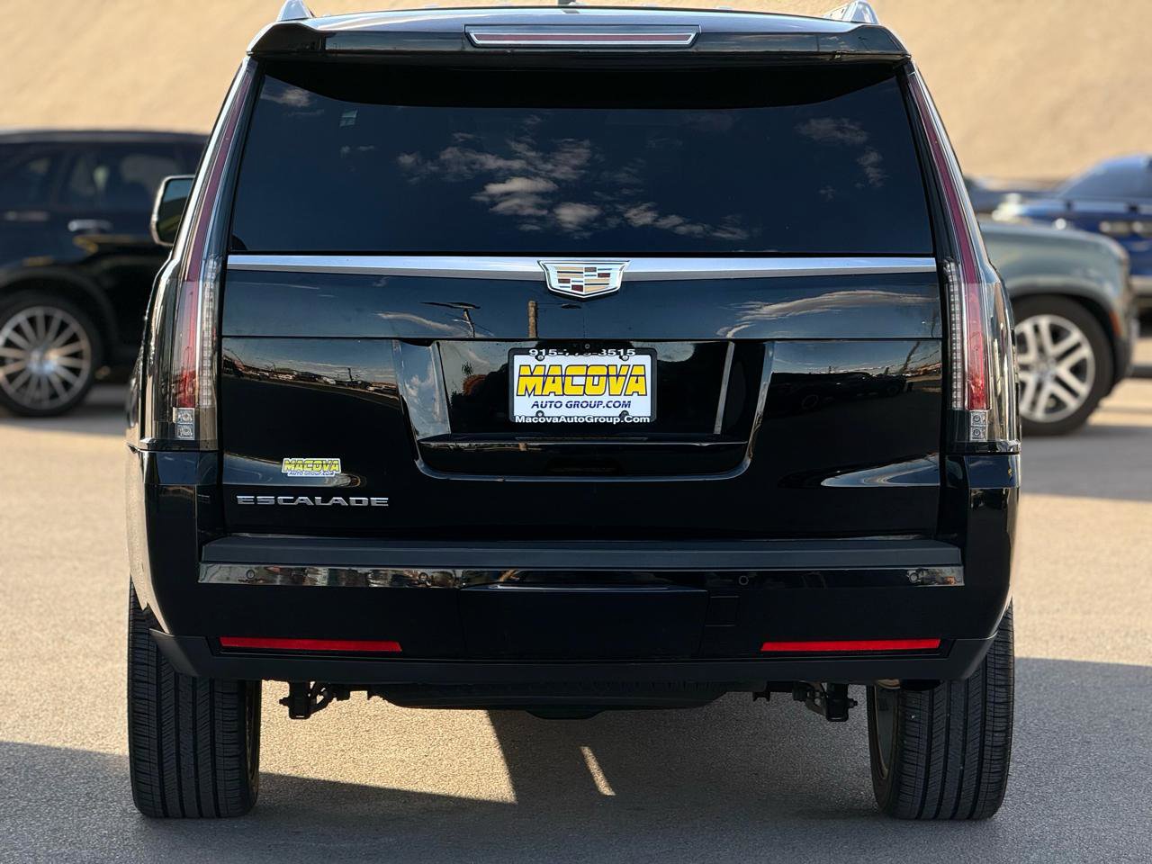 Used 2017 Cadillac Escalade Platinum RWD image 6