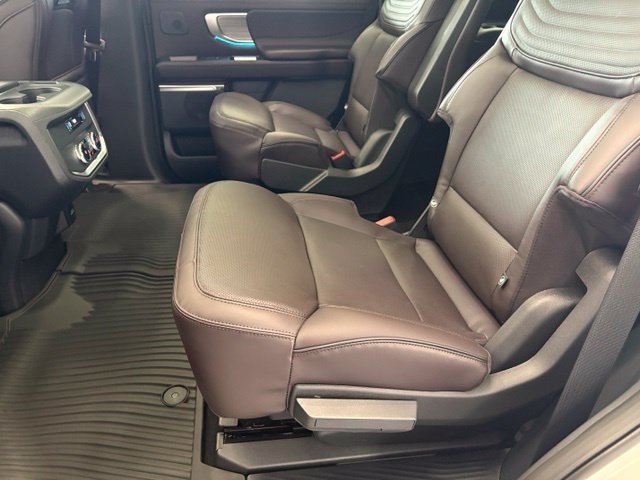 New 2027 Ford Expedition Platinum w/ Platinum Ultimate Package AWD/4WD image 13