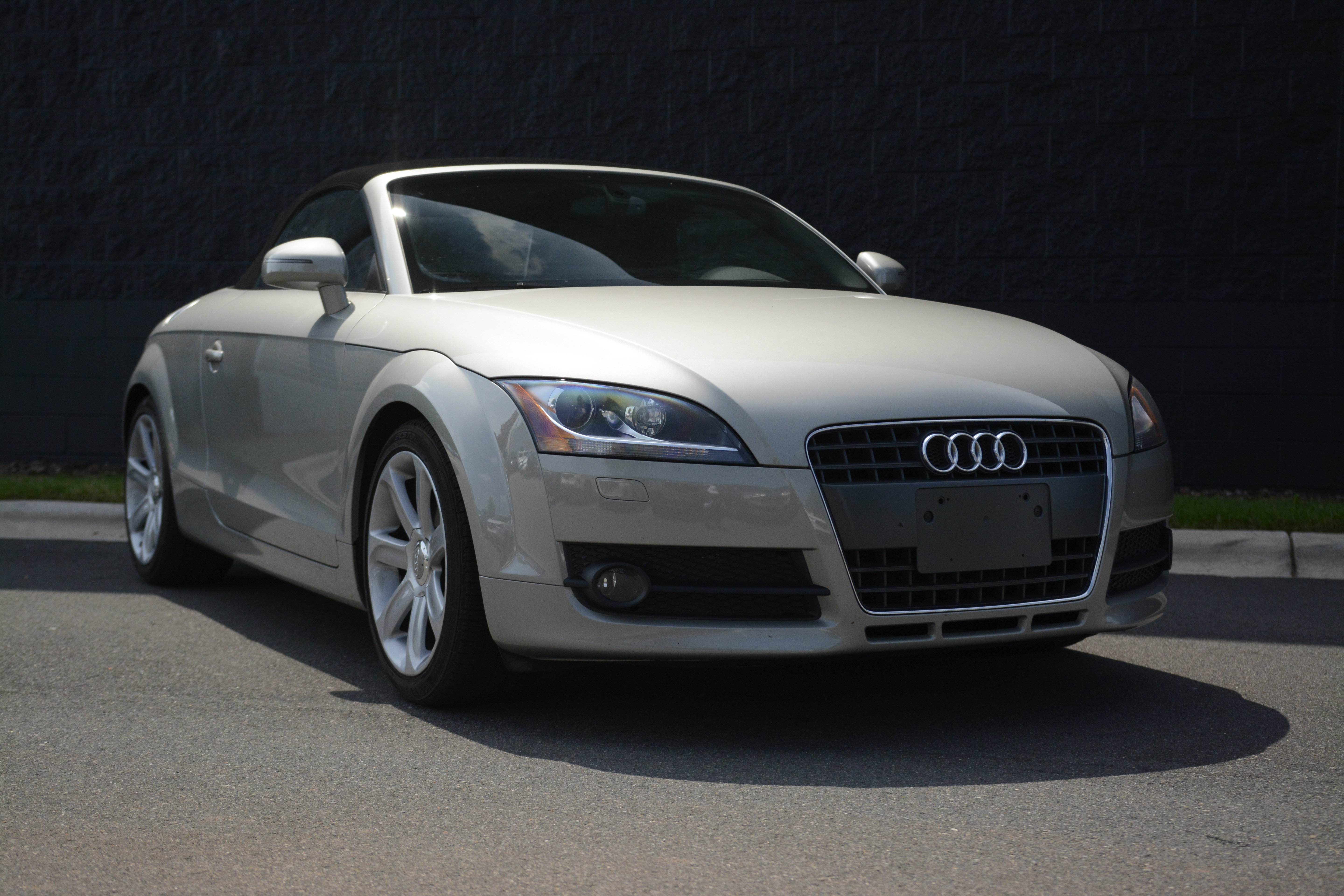 Used 2008 Audi TT 2.0T FWD image 9