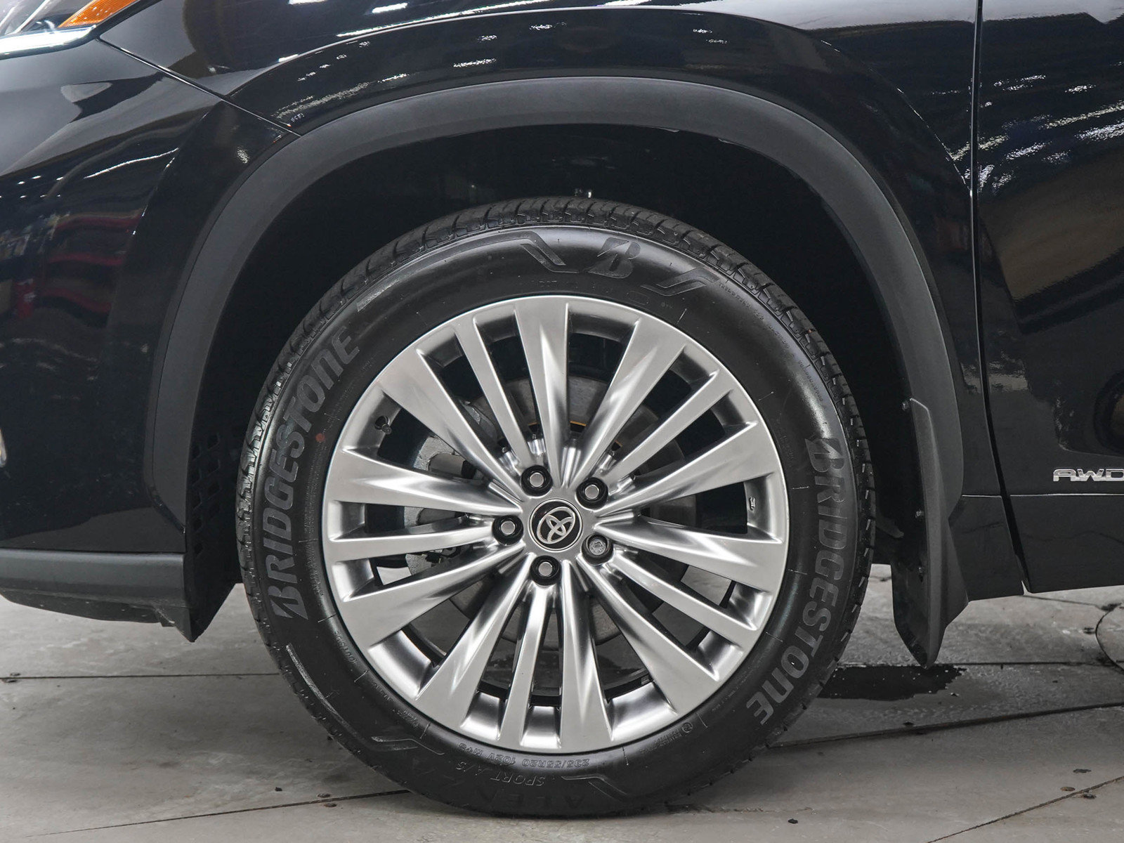 Used 2026 Toyota Highlander Platinum AWD/4WD image 29