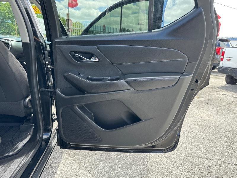 Used 2020 Chevrolet Traverse LT image 23