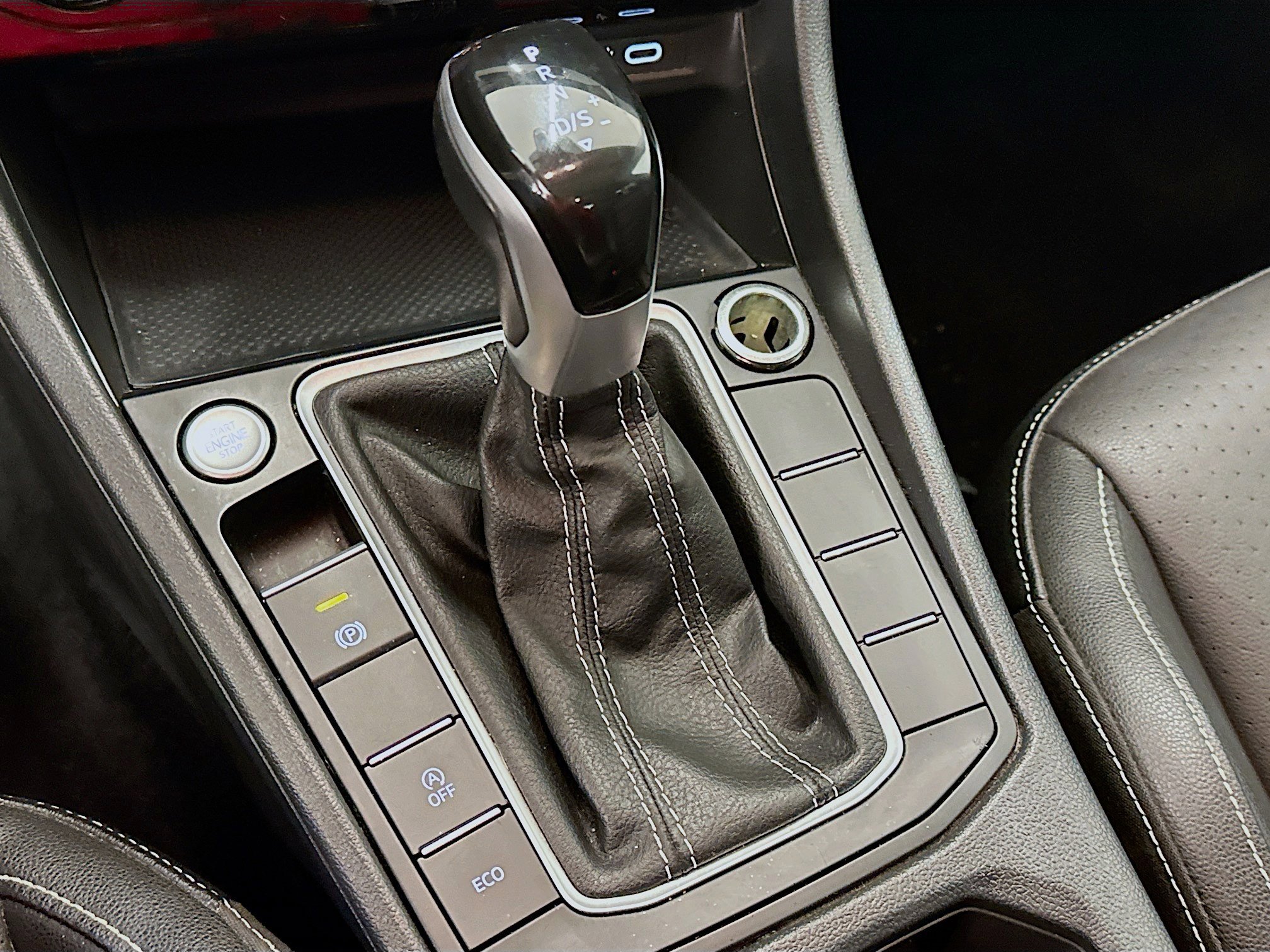 Used 2024 Volkswagen Jetta SE image 24