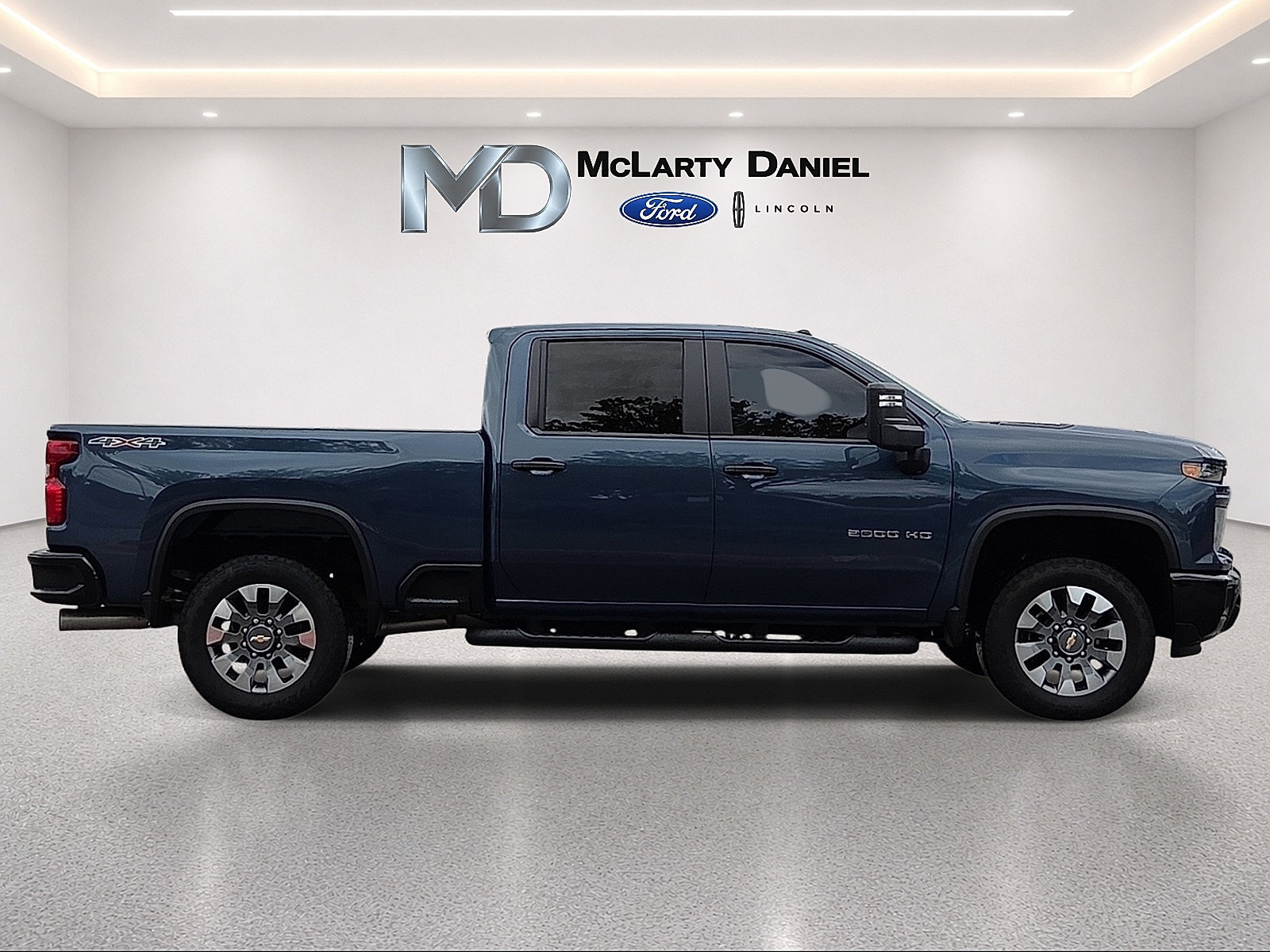 Used 2025 Chevrolet Silverado 2500 Custom w/ Custom Value Package AWD/4WD image 6