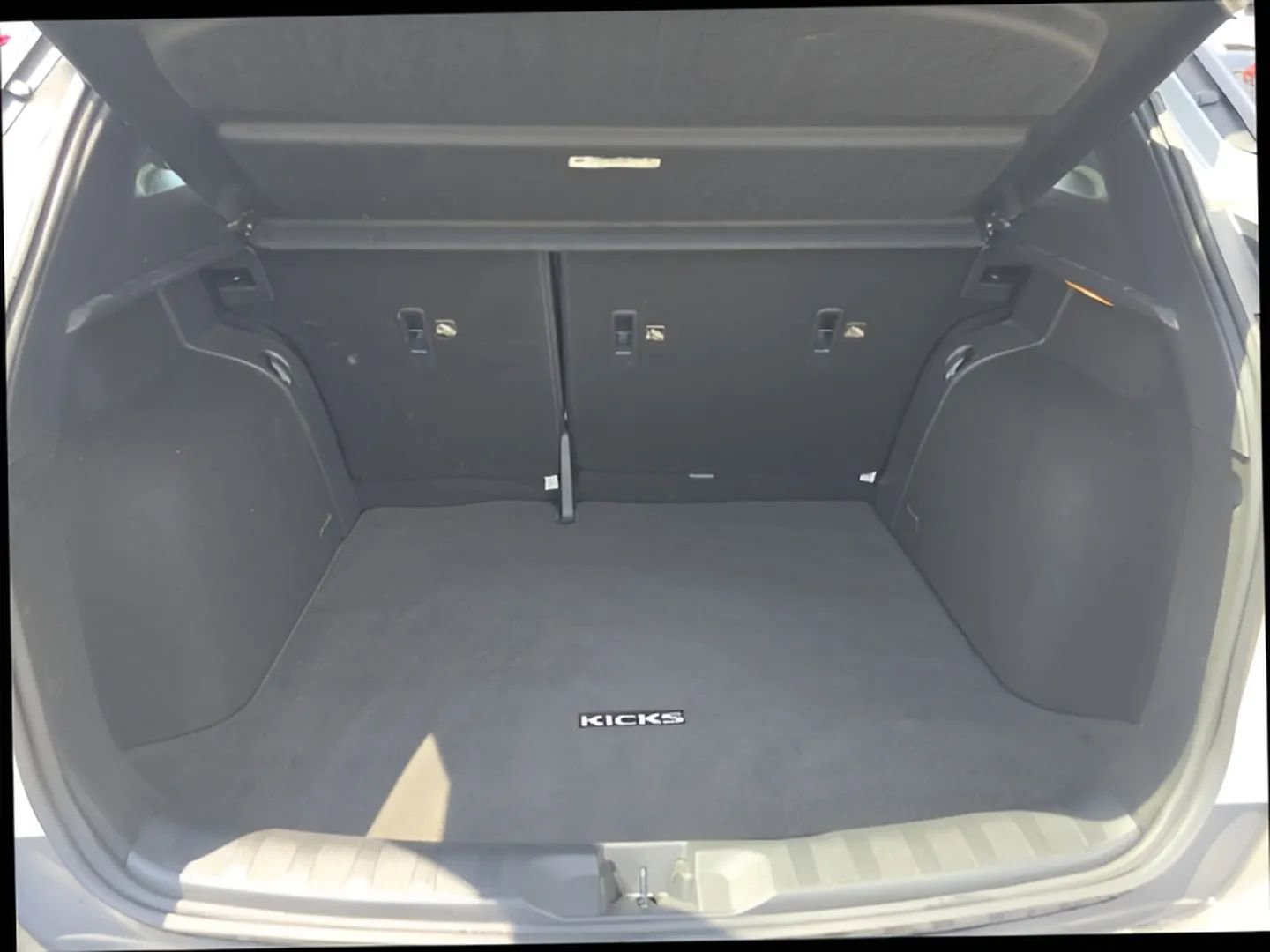 Used 2020 Nissan Kicks SV image 13