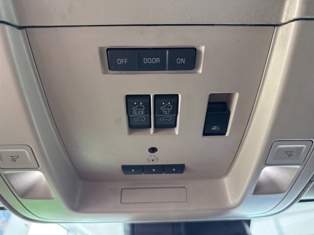 Used 2015 Chevrolet Silverado 3500 High Country image 30