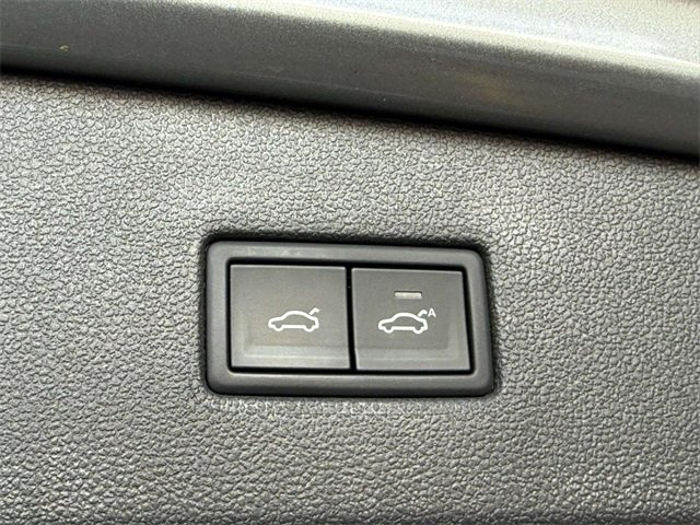 Used 2019 Volkswagen Tiguan S image 18