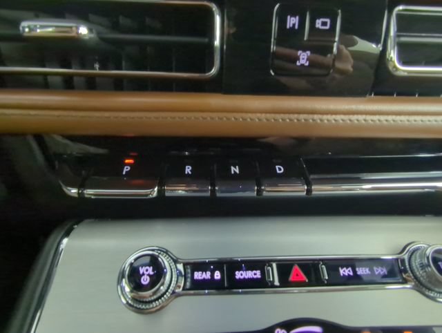 Used 2020 Lincoln Aviator Reserve w/ Elements Package Plus AWD/4WD image 28