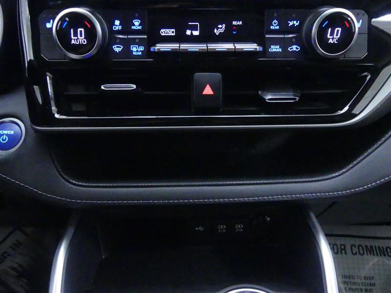 Used 2021 Toyota Highlander XLE image 14