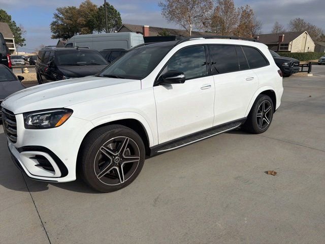 Used 2024 Mercedes-Benz GLS 450 4MATIC image 3