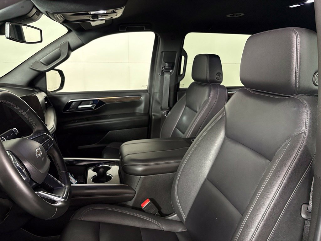 Used 2025 Chevrolet Suburban Z71 AWD/4WD image 20