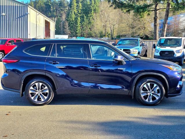 Used 2020 Toyota Highlander XLE AWD/4WD image 8