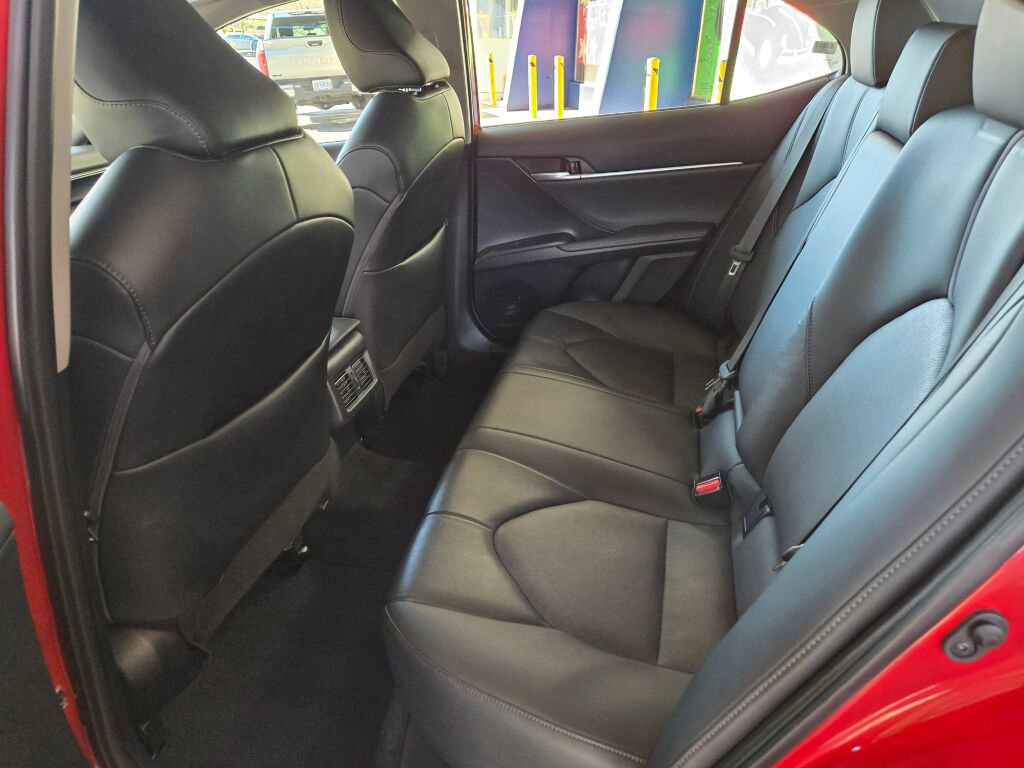 Used 2023 Toyota Camry XLE w/ Cold Weather Package FWD image 10