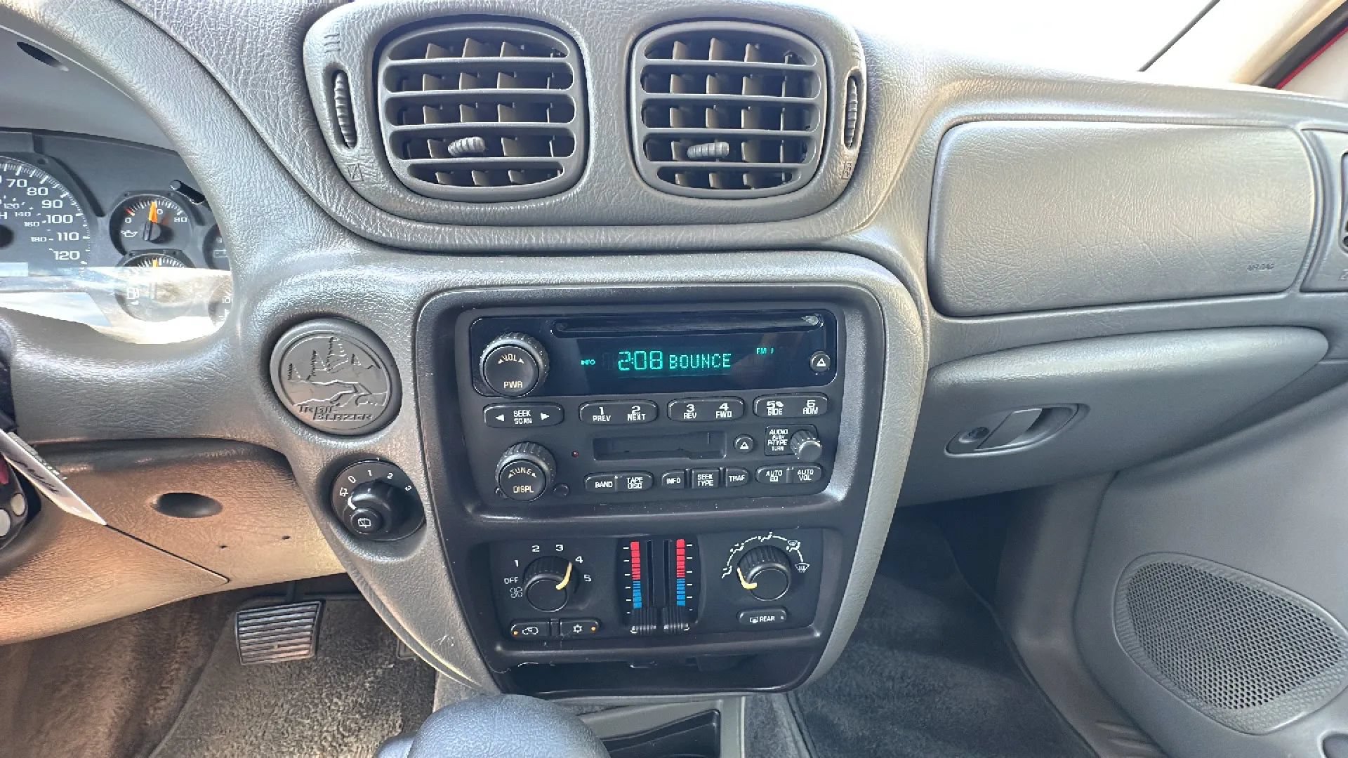 Used 2004 Chevrolet TrailBlazer LT RWD image 13
