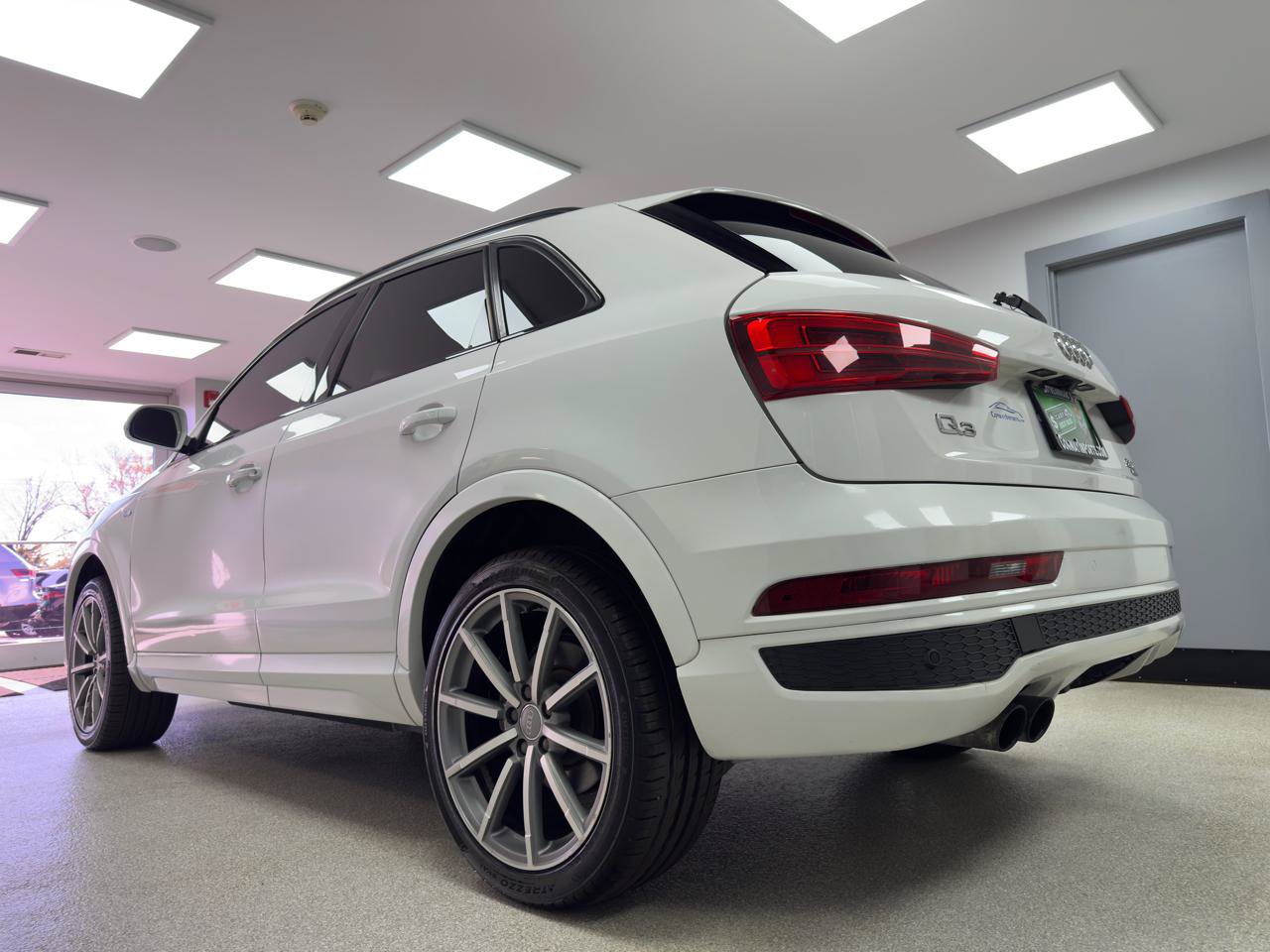 Used 2017 Audi Q3 2.0T Prestige w/ Prestige Package AWD/4WD image 5