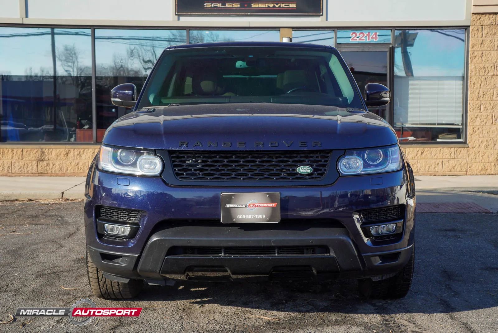 Used 2014 Land Rover Range Rover Sport image 2