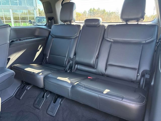 Used 2025 Ford Expedition Platinum w/ Stealth Performance Package image 15