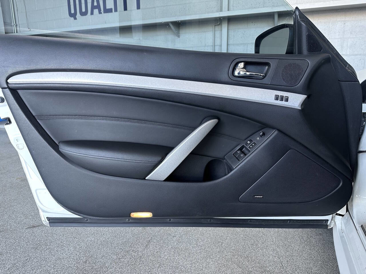 Used 2009 INFINITI G37 Journey w/ Premium Pkg image 12