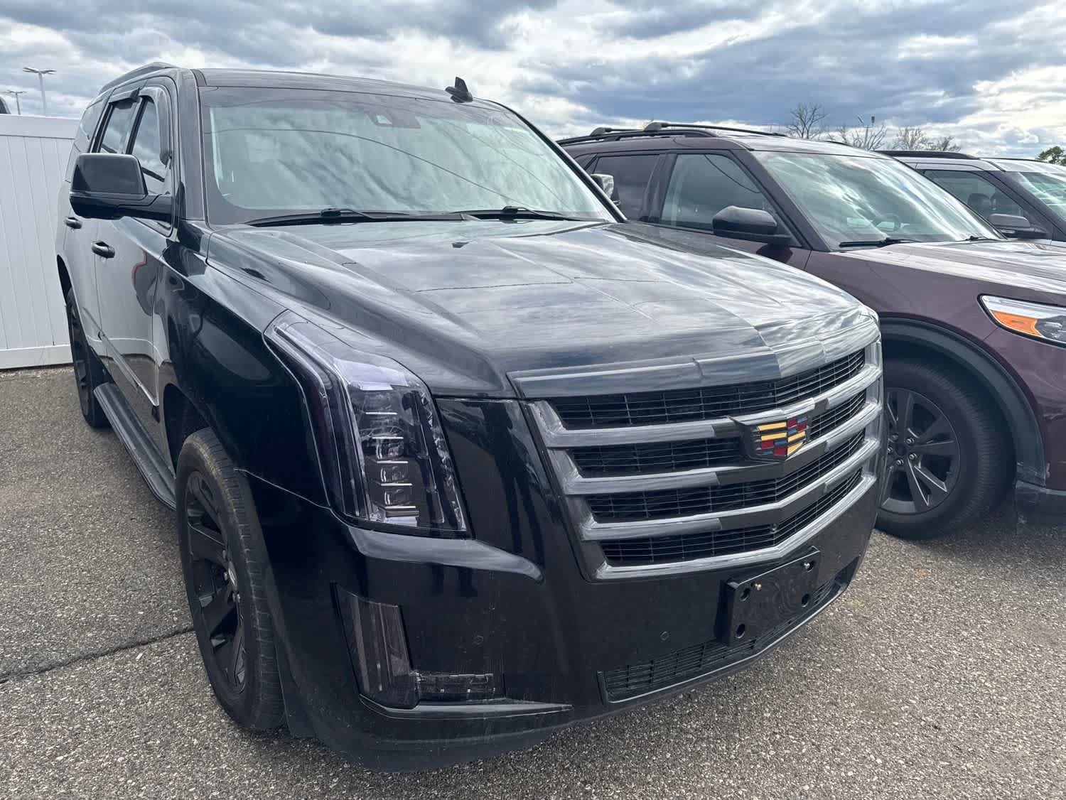 Used 2016 Cadillac Escalade Luxury AWD/4WD image 24