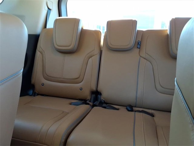 Used 2025 INFINITI QX80 Sensory image 7