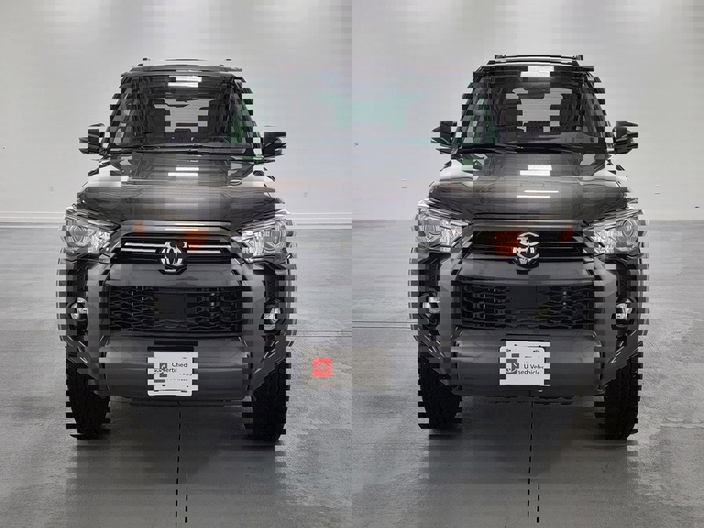 Certified 2020 Toyota 4Runner SR5 Premium image 3