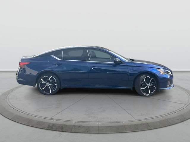 Certified 2023 Nissan Altima 2.5 SR image 3
