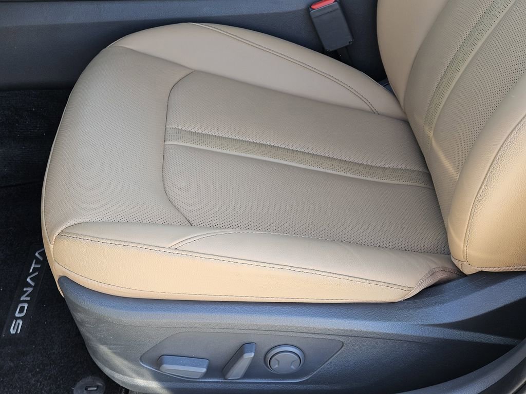 Used 2025 Hyundai Sonata Limited image 19
