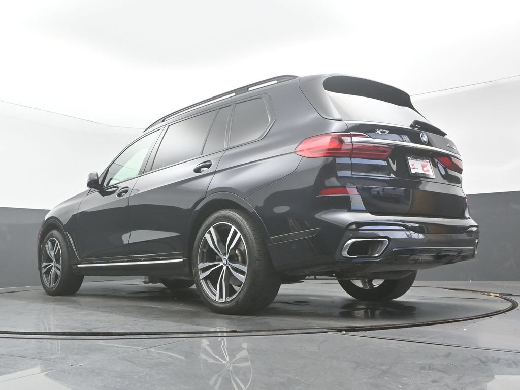 Used 2021 BMW X7 xDrive40i w/ M Sport Package AWD/4WD image 11