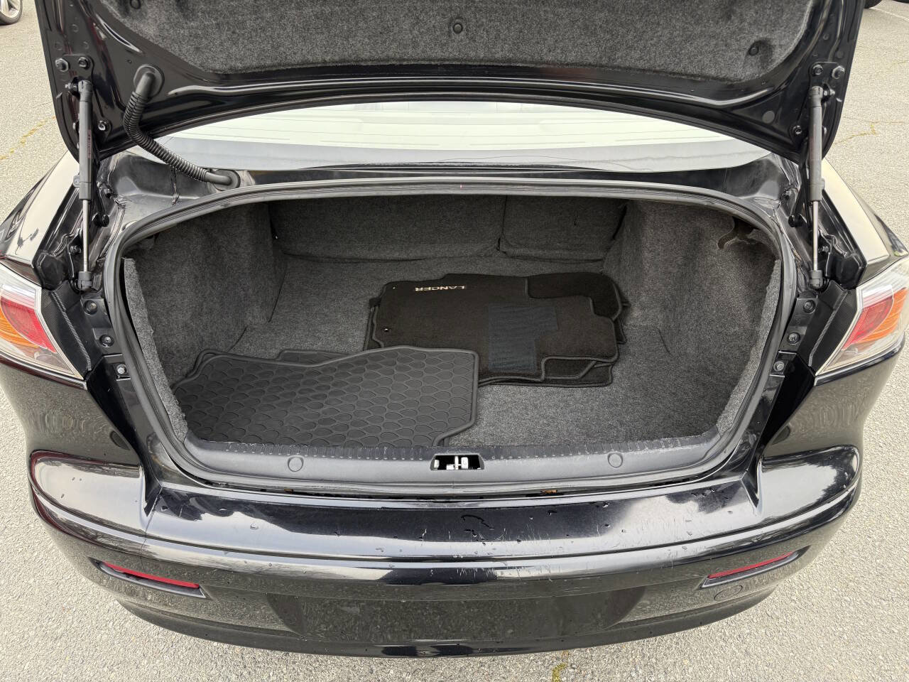 Used 2017 Mitsubishi Lancer ES image 12