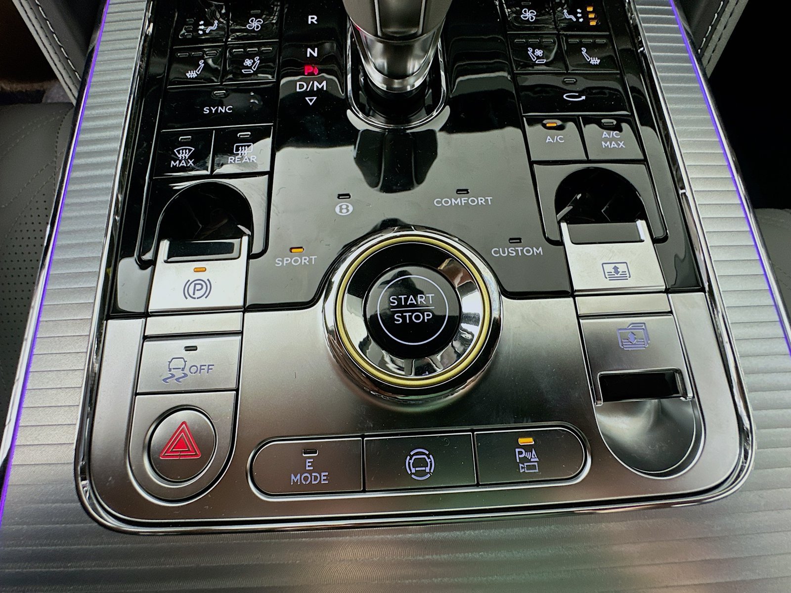 New 2026 Bentley Flying Spur V8 AWD/4WD image 31