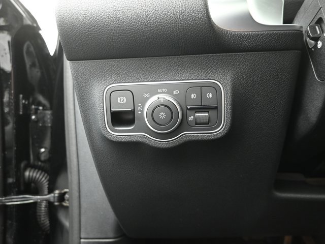 New 2026 Mercedes-Benz GLB 250 4MATIC image 19