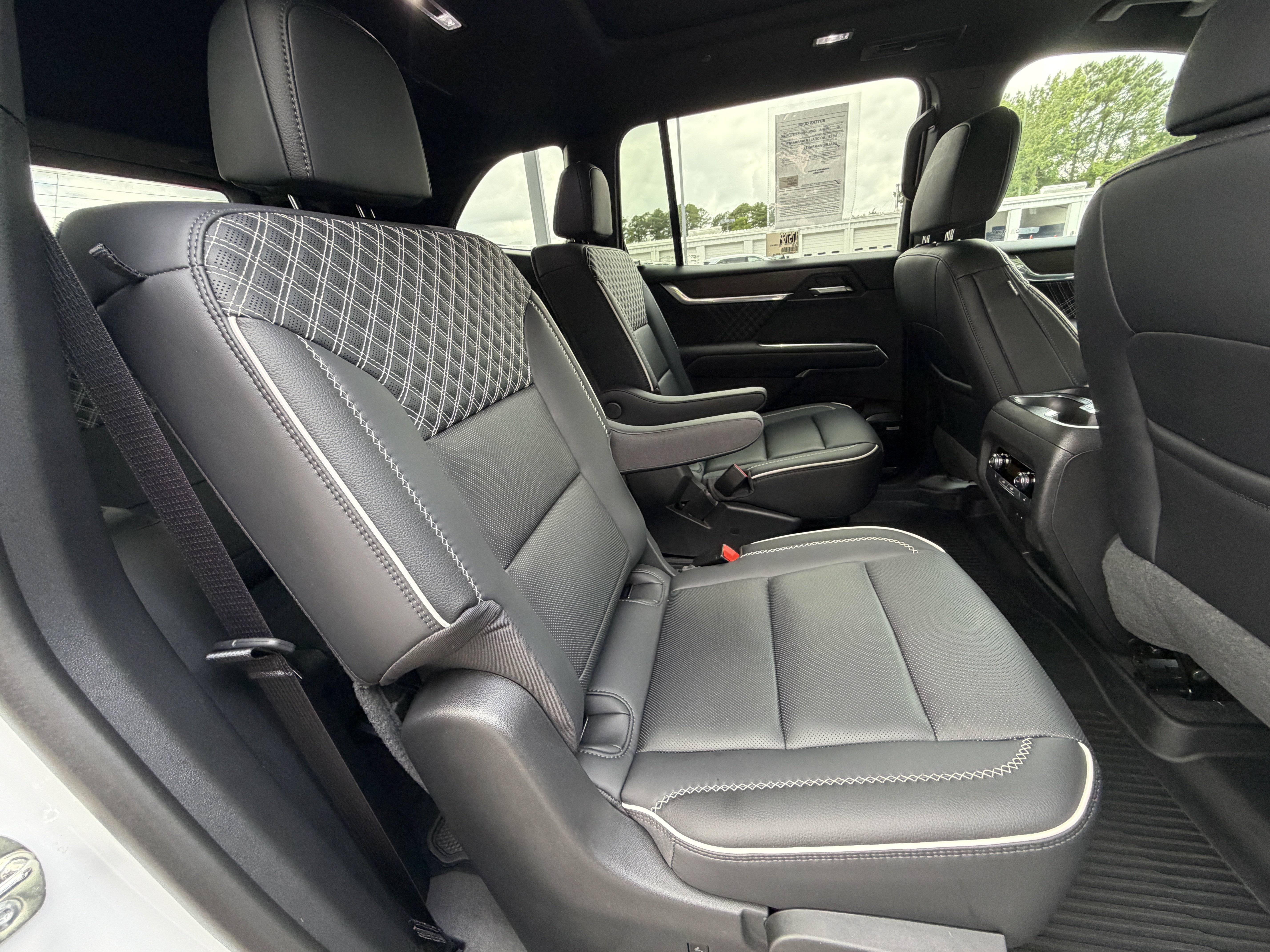 Used 2025 GMC Acadia Denali w/ LPO, Floor Liner Package AWD/4WD image 21