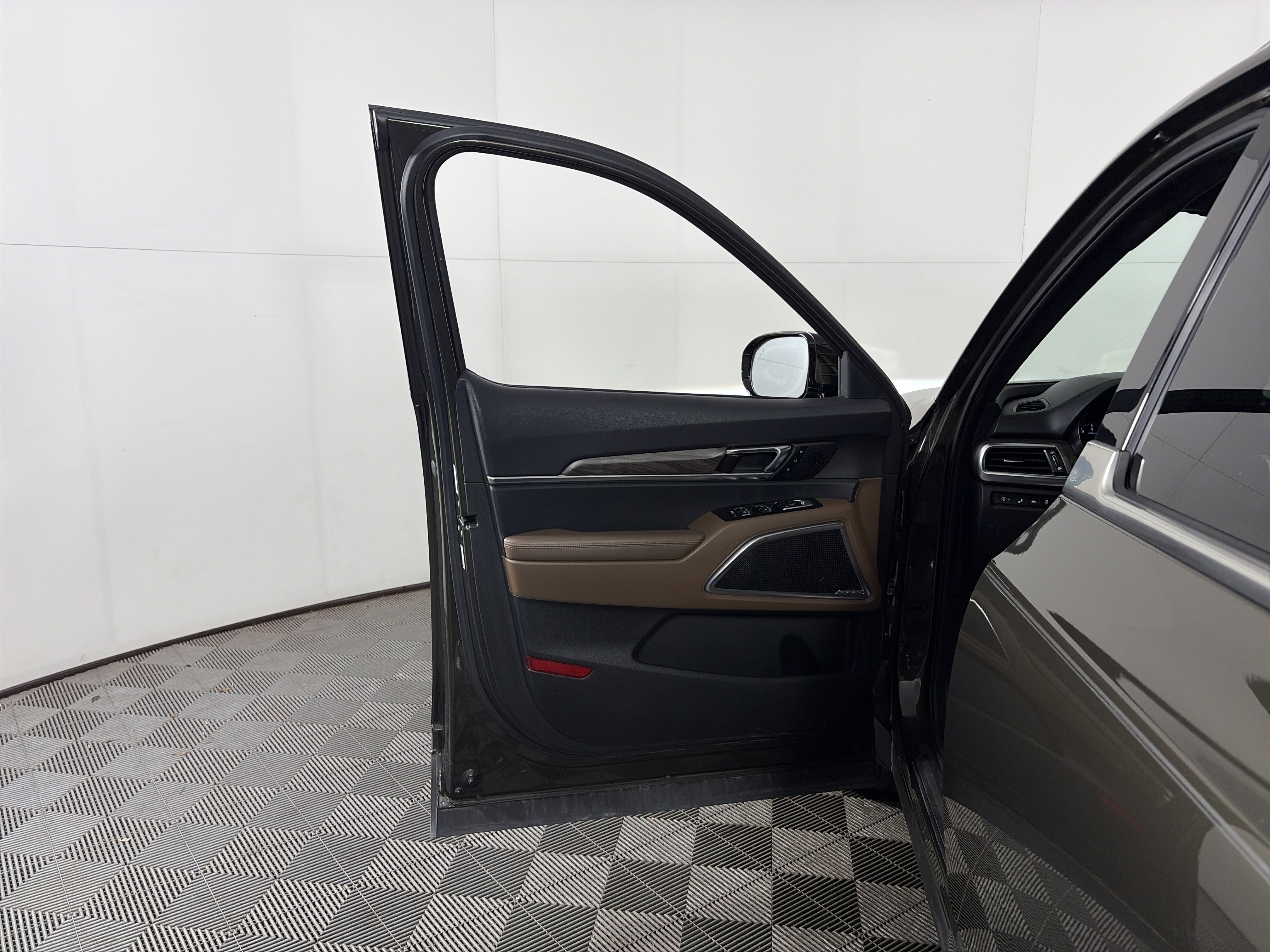 Used 2020 Kia Telluride SX w/ SX Prestige Package image 32