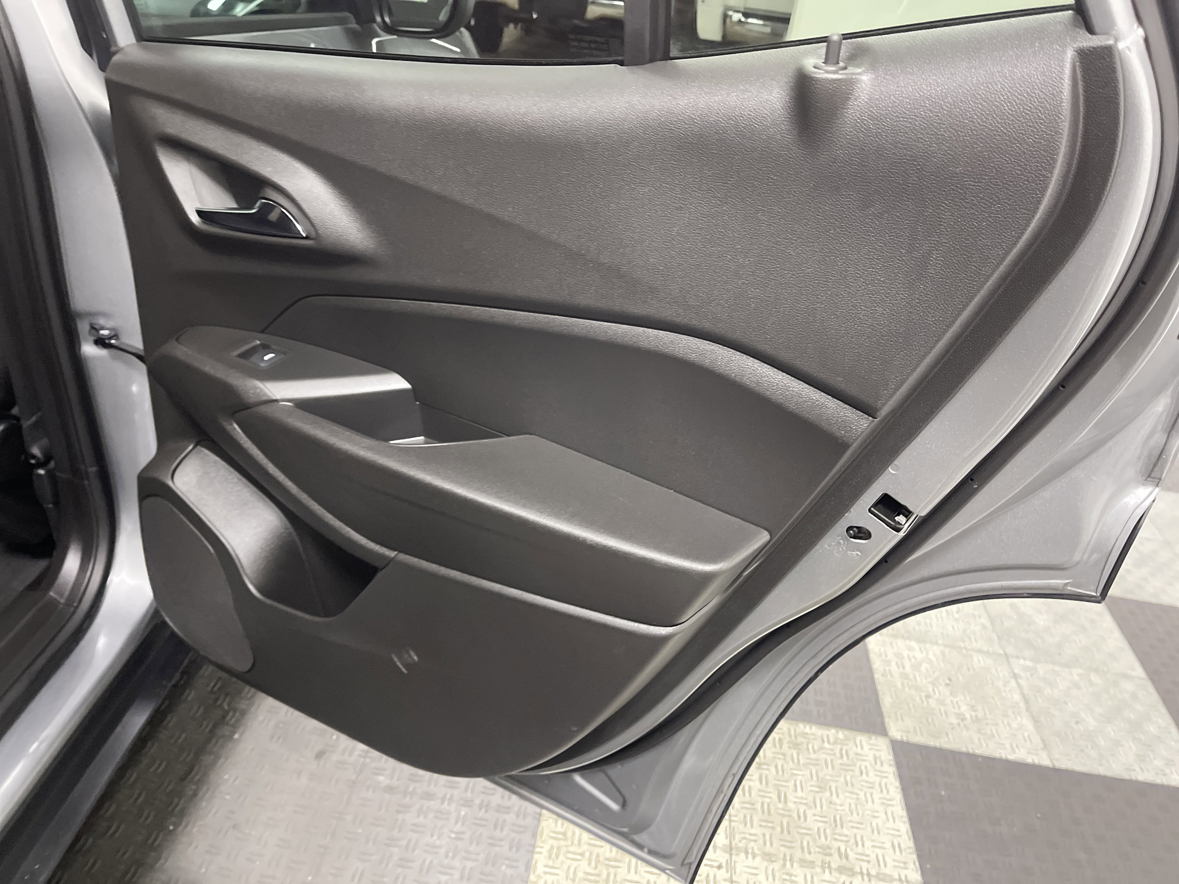 Used 2024 Chevrolet Trax LS w/ LS Convenience Package image 19