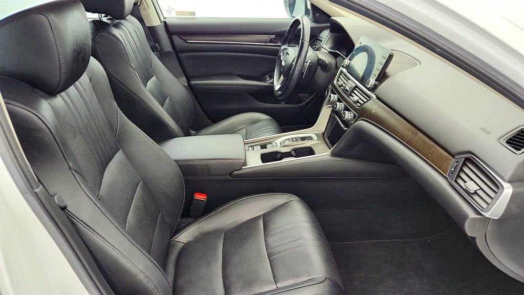Used 2019 Honda Accord Touring image 23