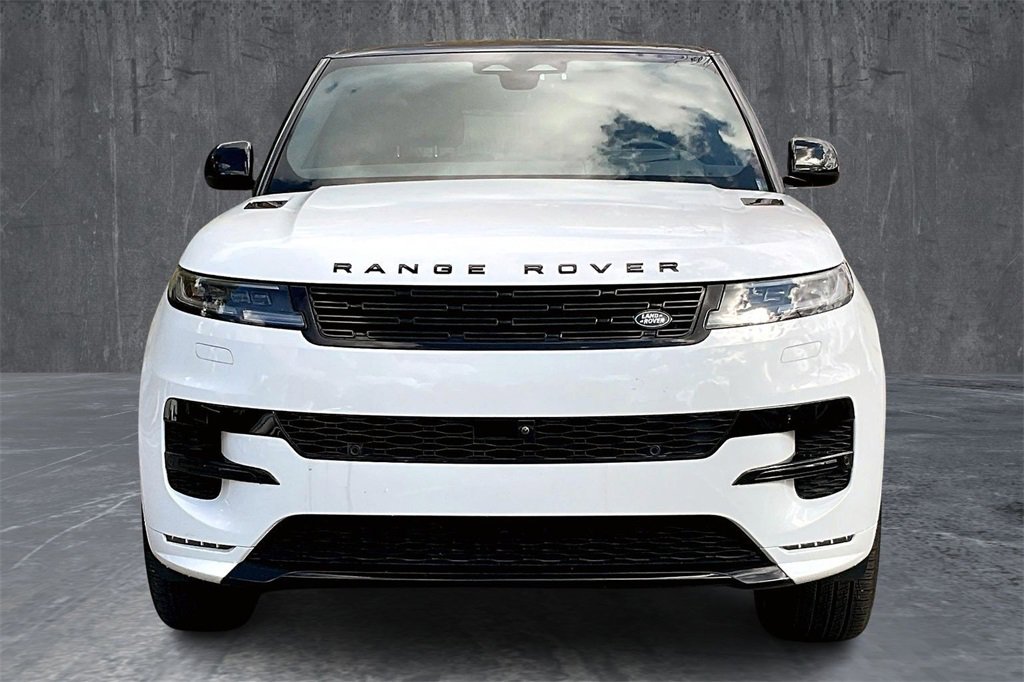 Used 2025 Land Rover Range Rover Sport Dynamic SE image 2