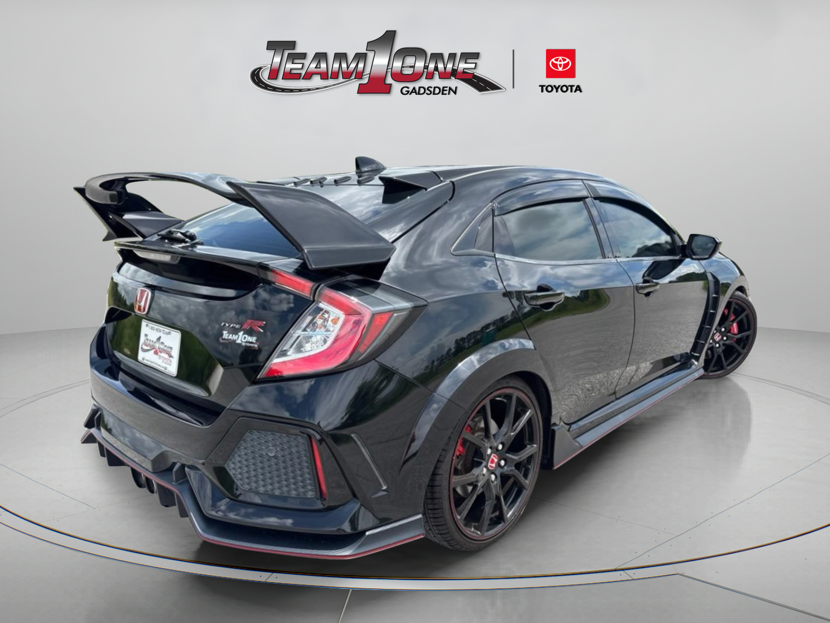 Used 2018 Honda Civic Type R image 7