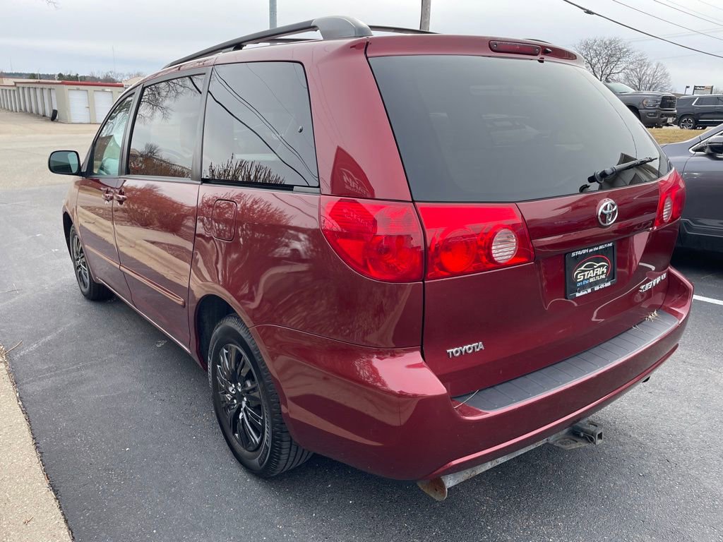 Used 2010 Toyota Sienna LE FWD image 5